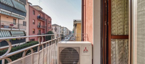 2 bedrooms Apartment in Milan, Italy No. 244107 16