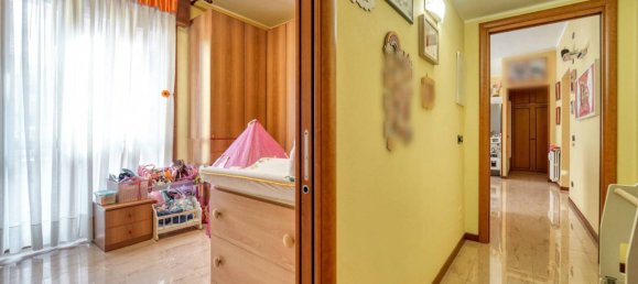 2 bedrooms Apartment in Milan, Italy No. 244107 7