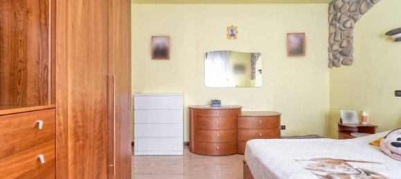 2 bedrooms Apartment in Milan, Italy No. 244107 10