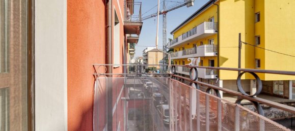 2 bedrooms Apartment in Milan, Italy No. 244107 17