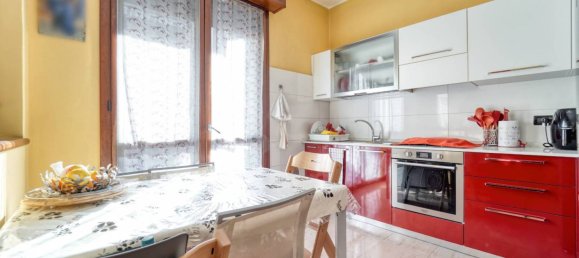 2 bedrooms Apartment in Milan, Italy No. 244107 2