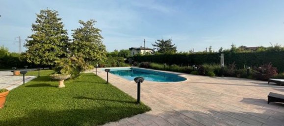 6 rooms Villa in Forte dei Marmi, Italy No. 138869 5