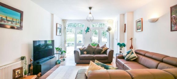 2 bedrooms Apartment in Kenley, United Kingdom No. 8036 2