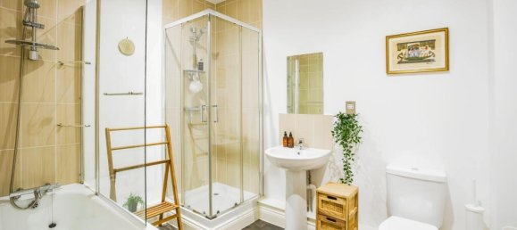 2 bedrooms Apartment in Kenley, United Kingdom No. 8036 5