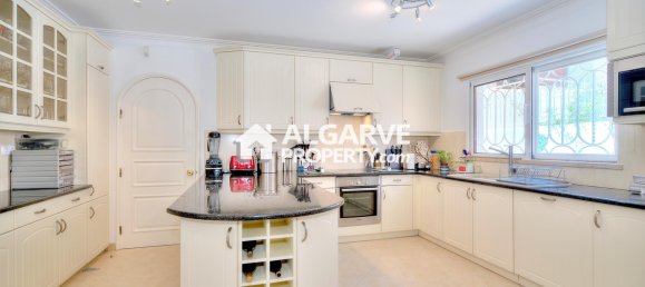 6 bedrooms Villa in Quarteira, Portugal No. 101253 4