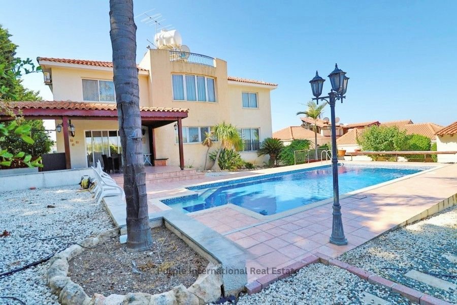 4 bedrooms Villa in Tala, Cyprus No. 23172