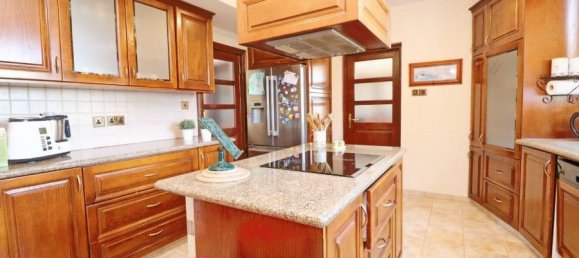 4 bedrooms Villa in Tala, Cyprus No. 23172 3