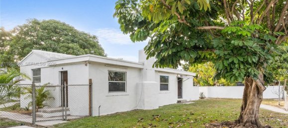 5 dormitorios villa en venta en Miami, Miami-Dade, Florida, USA № 615676 2