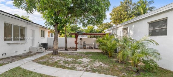 5 dormitorios villa en venta en Miami, Miami-Dade, Florida, USA № 615676 4