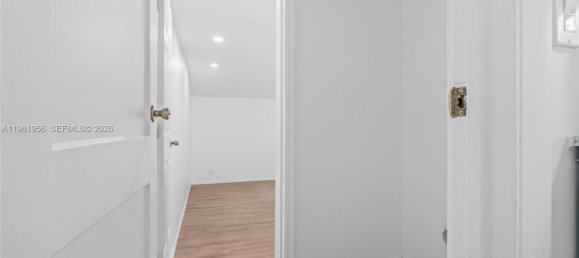 5 dormitorios villa en venta en Miami, Miami-Dade, Florida, USA № 615676 16