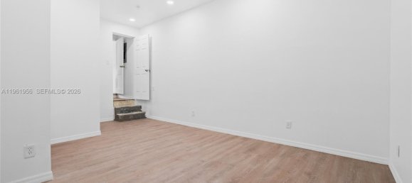 5 dormitorios villa en venta en Miami, Miami-Dade, Florida, USA № 615676 13