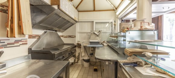 3 rooms Commercial property in Cesena, Italy No. 95618 8