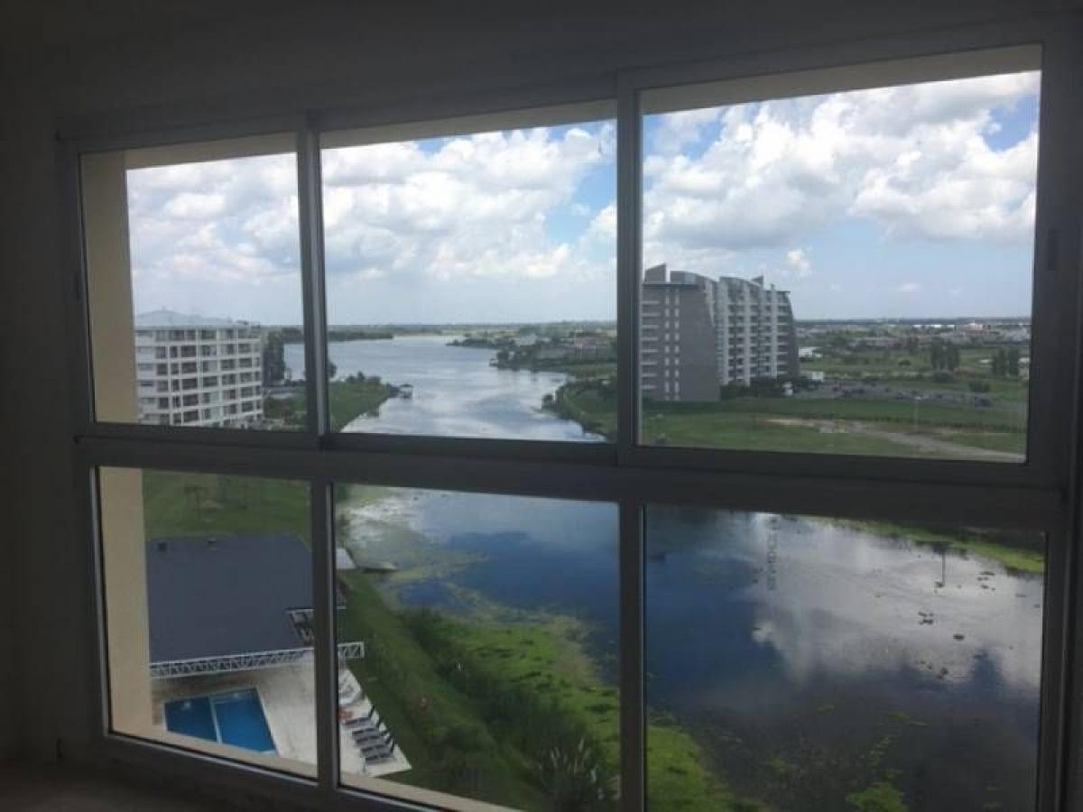 Studio in Tigre, Argentina, Nr. 1047