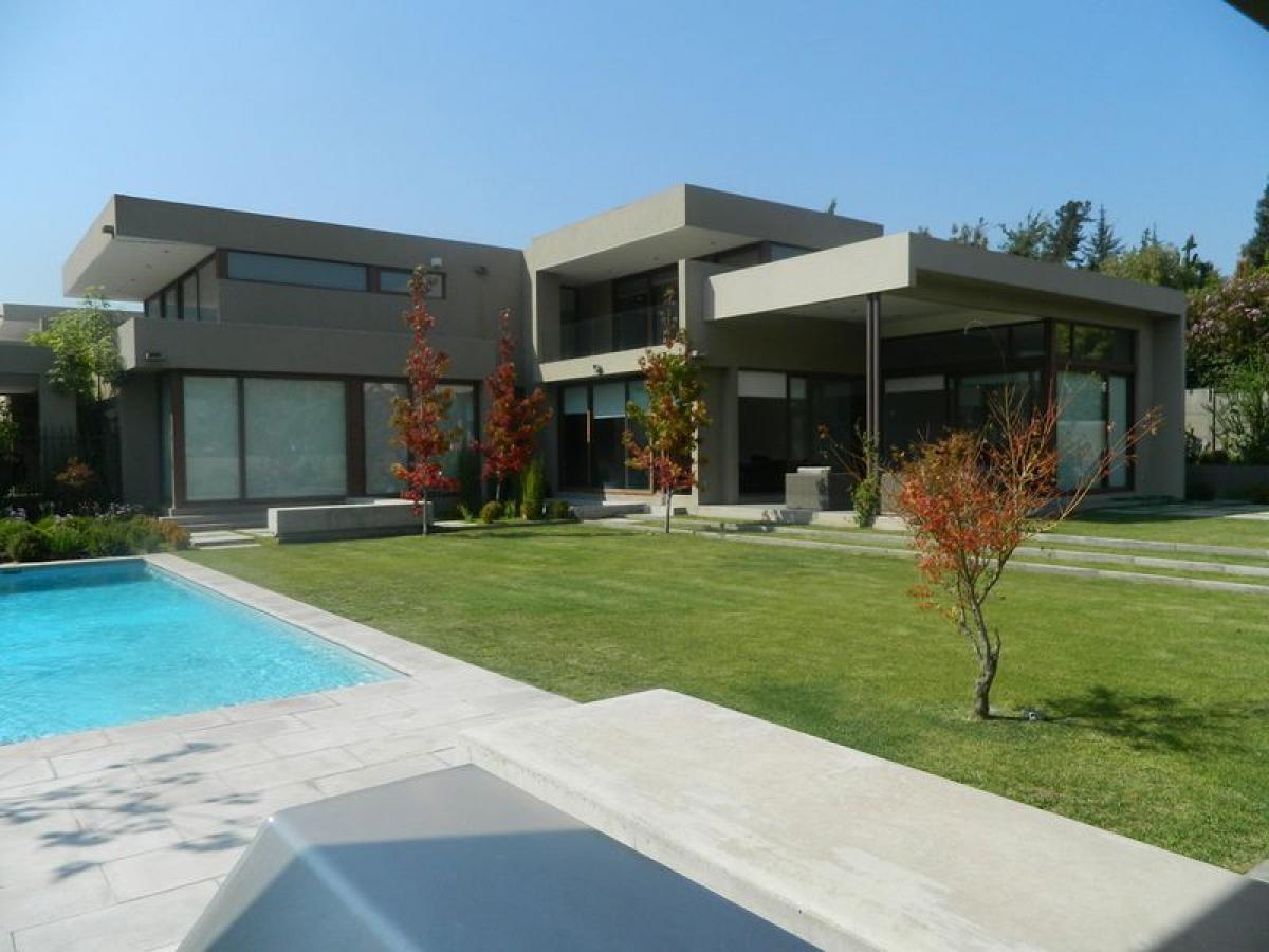 4 bedrooms House in Santiago, Chile No. 5226