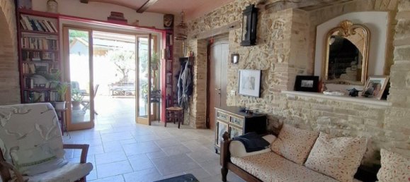 3 bedrooms Villa in Crecchio, Italy No. 267271 16