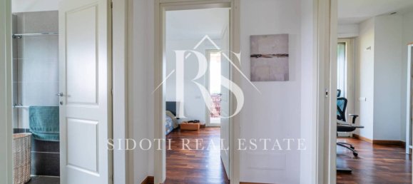 4 bedrooms Apartment in Pioltello, Italy No. 2554 6