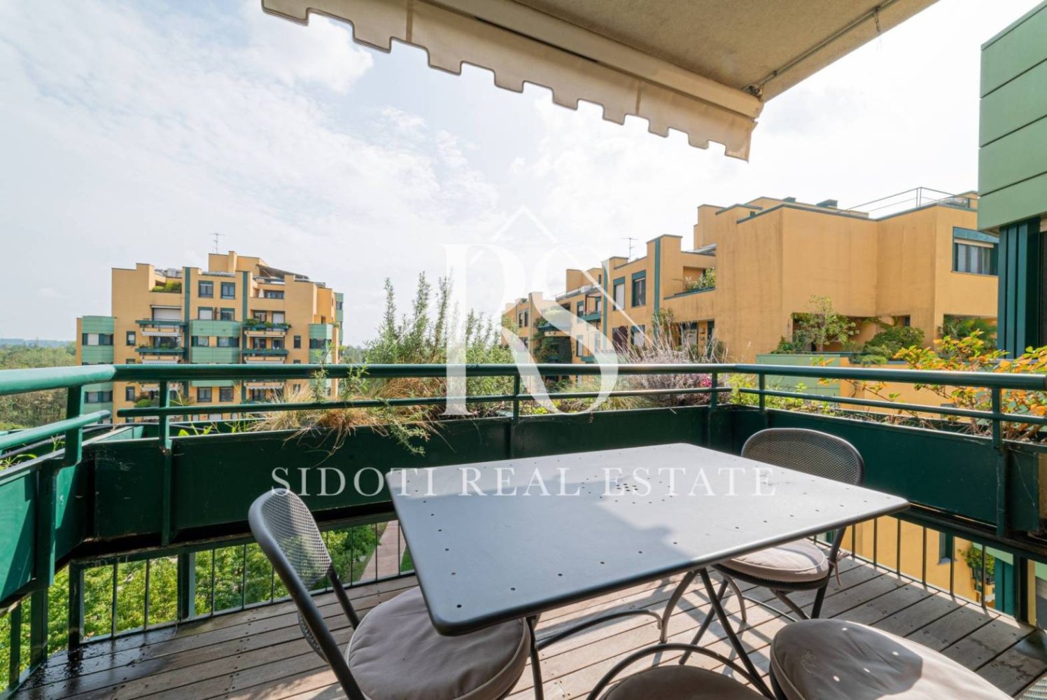 4 bedrooms Apartment in Pioltello, Italy No. 2554