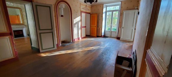 6 bedrooms House in Etampes, France No. 204175 2