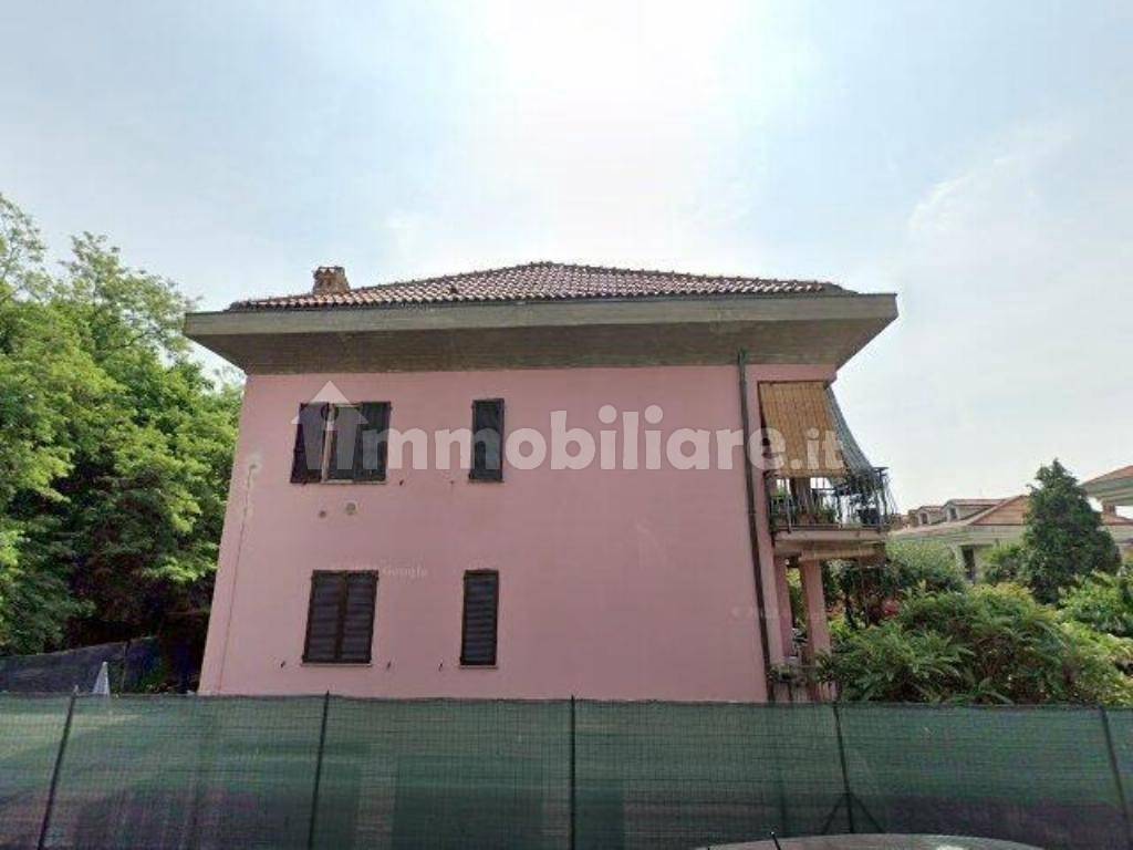 Квартира с 4 спальнями в Бернареджо, Италия № 281686