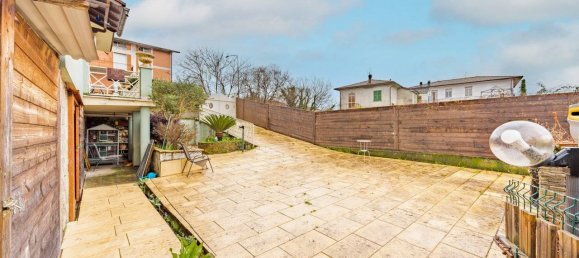 3 غرف نوم شقة في Villafranca in Lunigiana, Italy رقم 112884 29