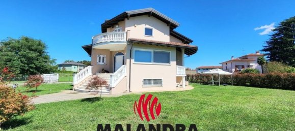 3 bedrooms Villa in Oleggio, Italy No. 334975 4