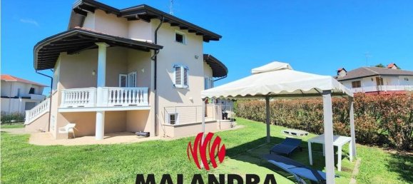 3 bedrooms Villa in Oleggio, Italy No. 334975 2
