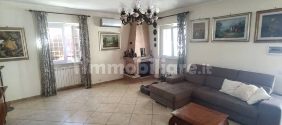 2 Schlafzimmer Villa in Zagarolo, Italy, Nr. 320107 10