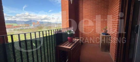 Apartamento de 2 divisões em Pontedera, Italy N.º 35138 2