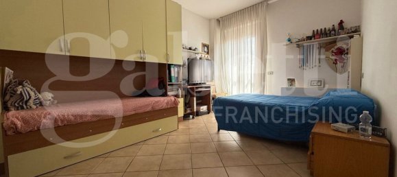 Apartamento de 2 divisões em Pontedera, Italy N.º 35138 12