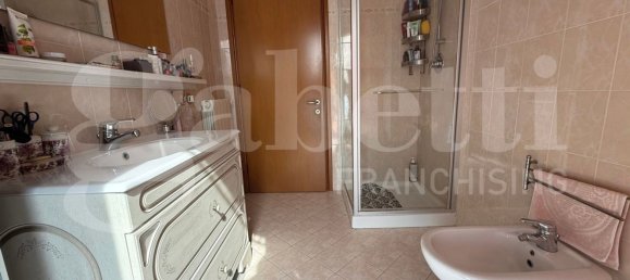 Apartamento de 2 divisões em Pontedera, Italy N.º 35138 10