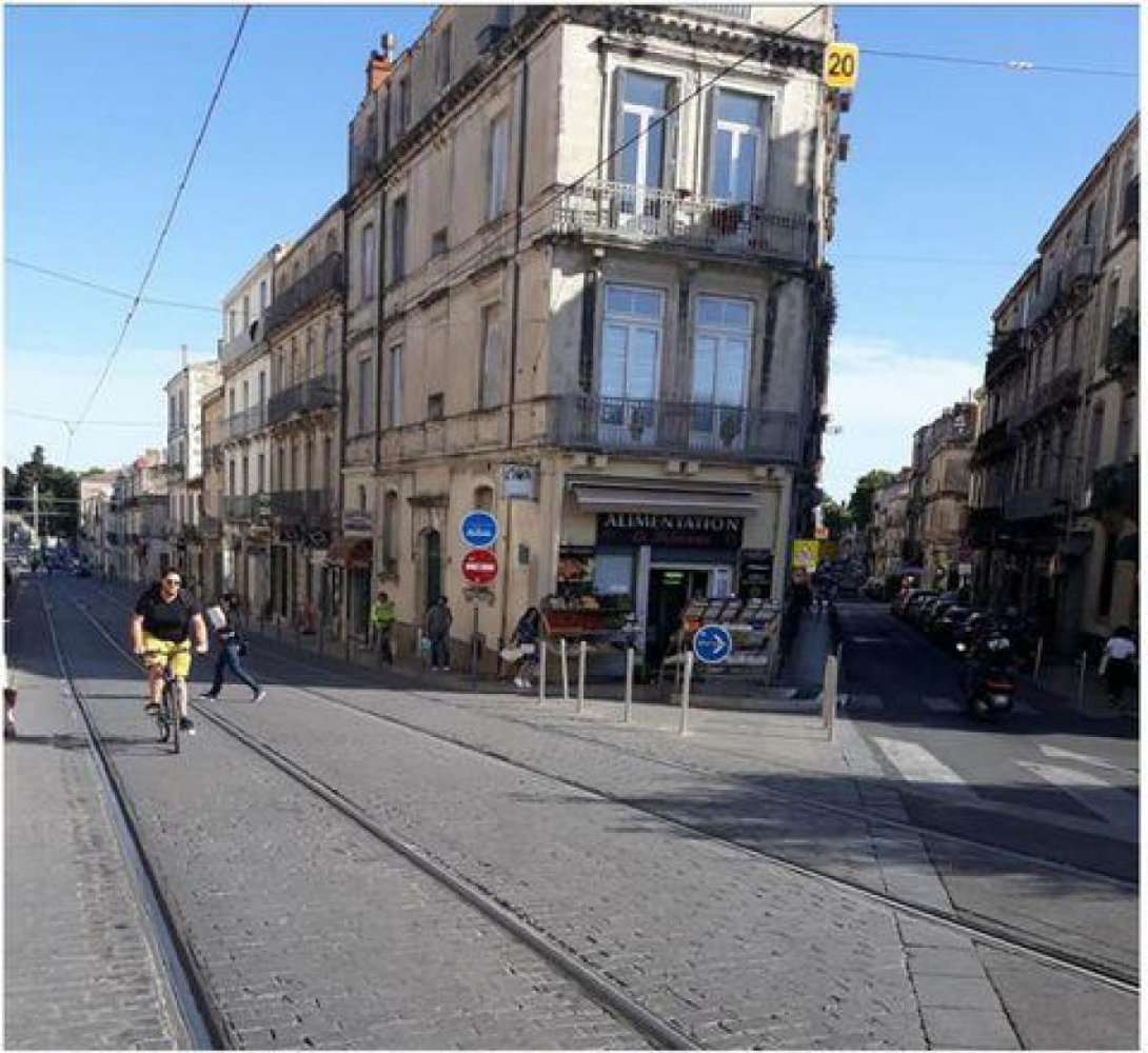 35m² Office in Montpellier, France No. 19038