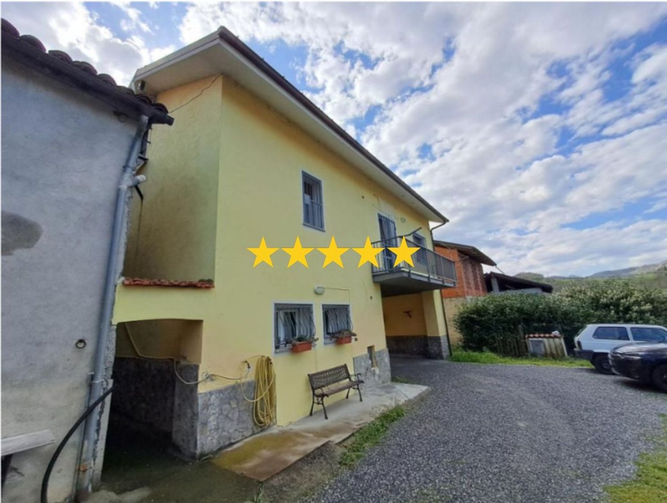 7 rooms Apartment in Cairo Montenotte, Italy No. 187370