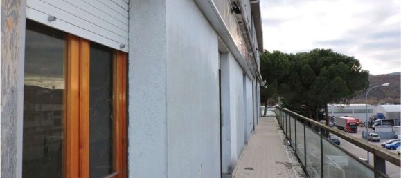 63m² Office in Umbertide, Italy No. 116236 8