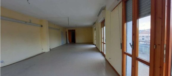 63m² Office in Umbertide, Italy No. 116236 14