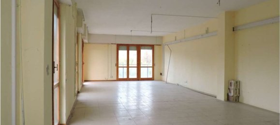 63m² Office in Umbertide, Italy No. 116236 2