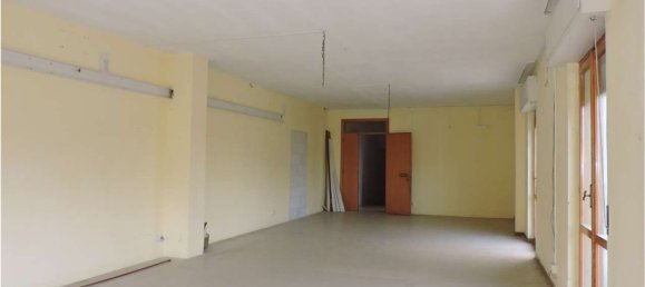 63m² Office in Umbertide, Italy No. 116236 6