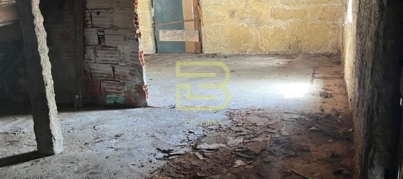 3 bedrooms House in Vandoma, Portugal No. 230054 8