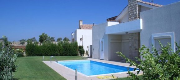 3 bedrooms Villa in Monagroulli, Cyprus No. 14512 13