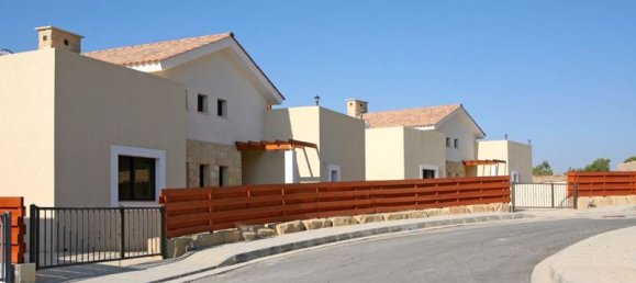 3 bedrooms Villa in Monagroulli, Cyprus No. 14512 16