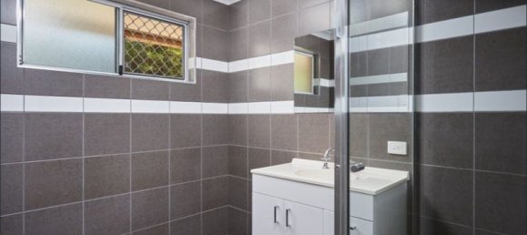 Granja de 7 dormitorios en Gaven, Australia No. 923 20