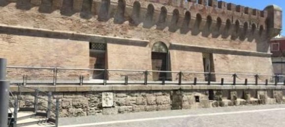 Propriété commerciale à Civitavecchia, Italy 769m² No. 202076 2