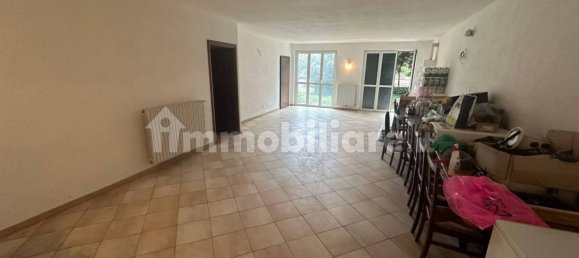 Armazém de 3 divisões em Sant'Alessio con Vialone, Italy N.º 356259 20