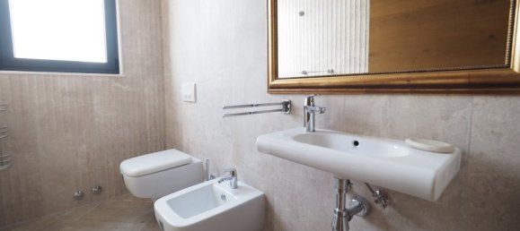 3 bedrooms Commercial property in Tivat, Montenegro No. 120 8