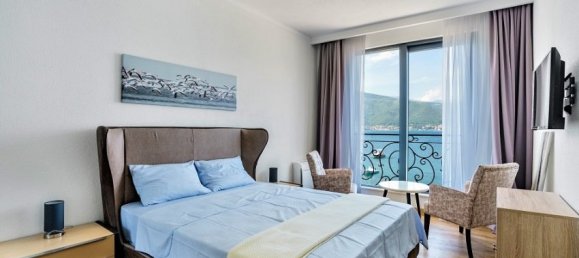 3 bedrooms Commercial property in Tivat, Montenegro No. 120 4