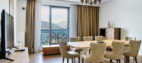 3 bedrooms Commercial property in Tivat, Montenegro No. 120 2