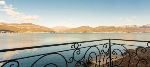 3 bedrooms Commercial property in Tivat, Montenegro No. 120 28