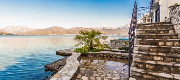 3 bedrooms Commercial property in Tivat, Montenegro No. 120 27