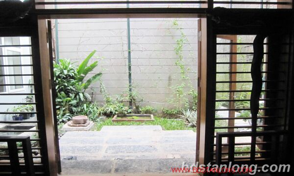 Casa de 3 dormitorios en Tay Ho, Vietnam No. 2649