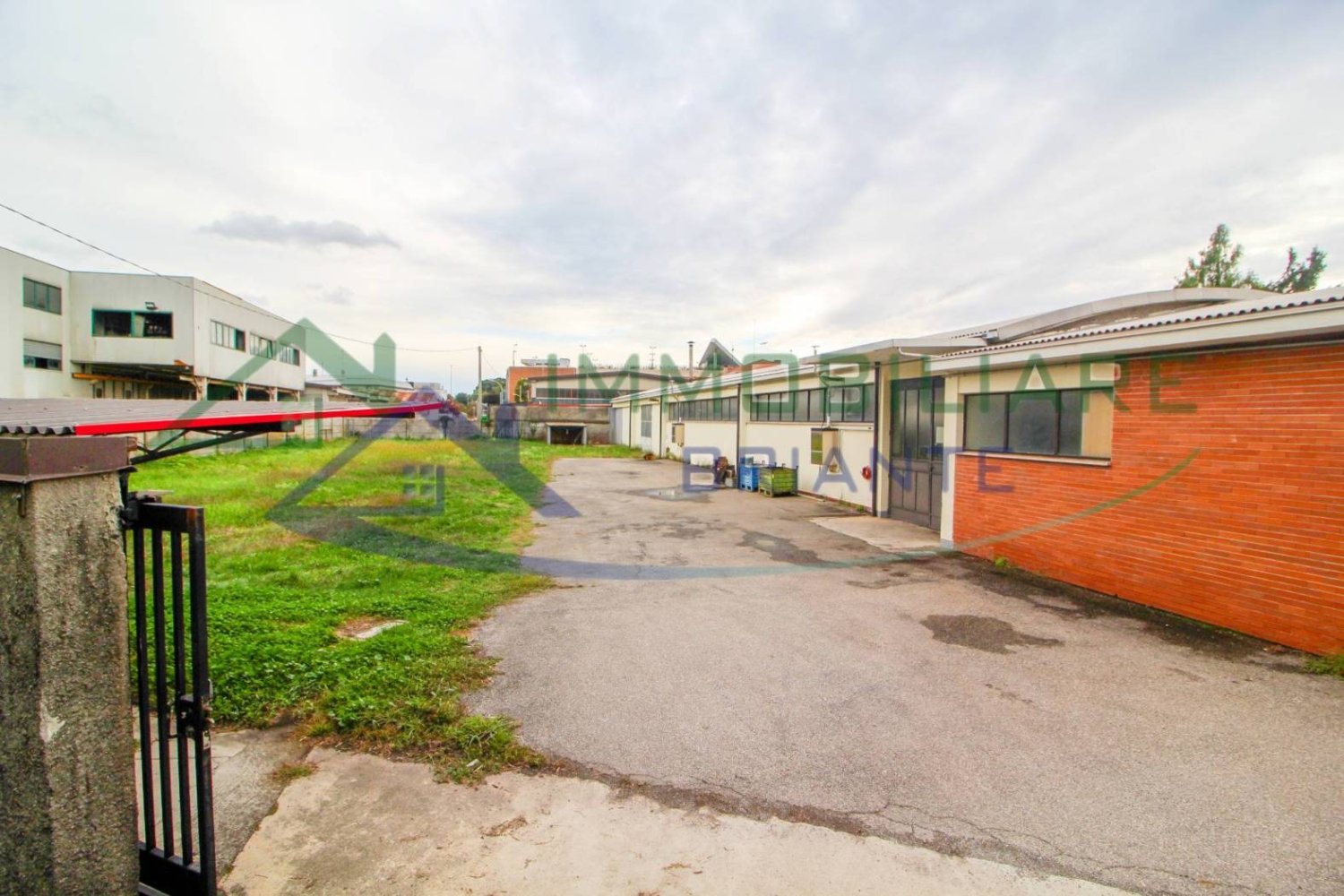 2-Zimmer Lagerhaus in Somma Lombardo, Italy, Nr. 87690