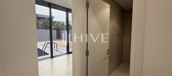 4 bedrooms Villa in Tilal City, UAE No. 40699 9